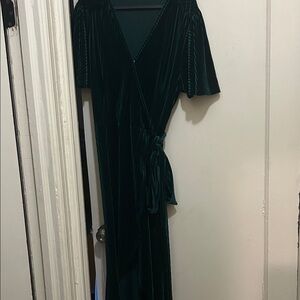 Elegant Green Velvet Dress